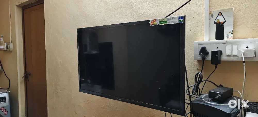 Panasonic 32 inch LCD TV