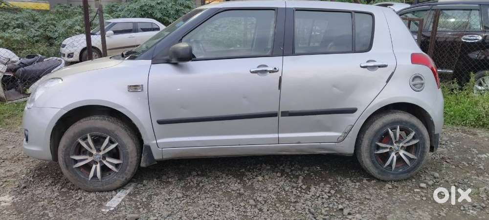 Maruti Suzuki Swift Vxi 1.2 Abs Bs-iv, 2009, Cng & Hybrids