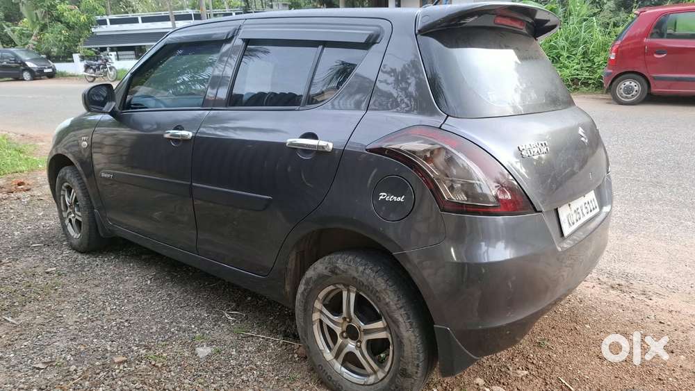 Maruti Suzuki Swift Lxi Optional-o, 2017, Petrol