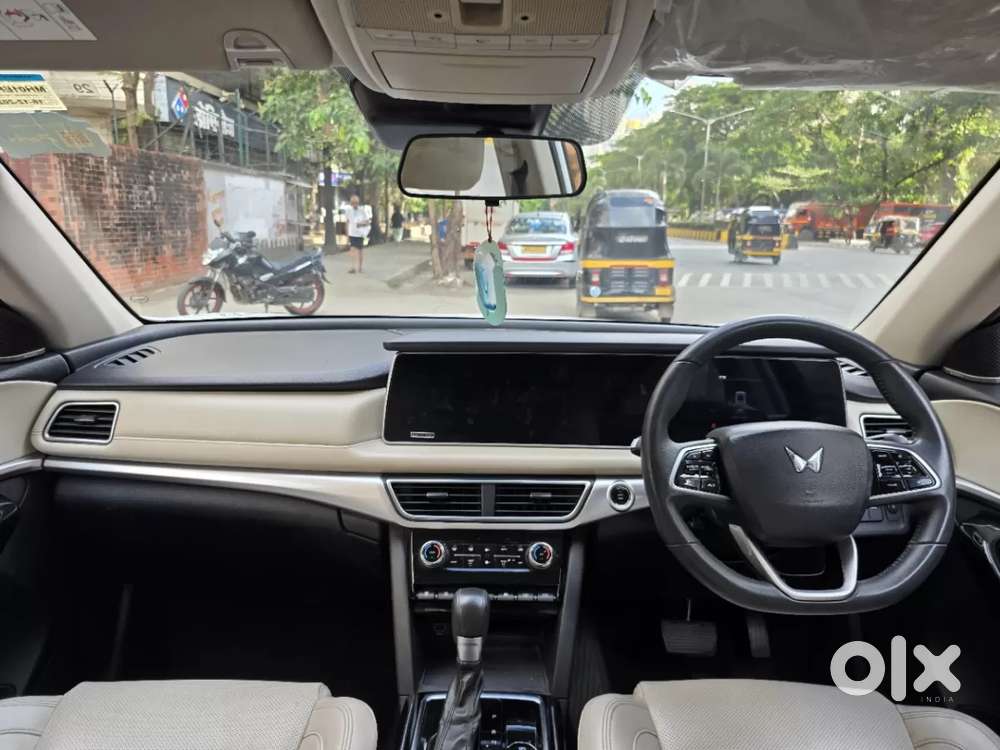 Mahindra Xuv700 2.2 Ax 7 Diesel At Luxury Pack Str, 2022, Diesel