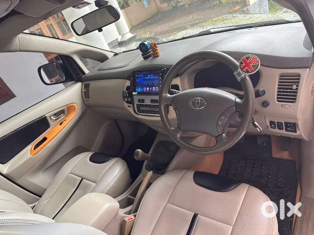 Toyota Innova 2011