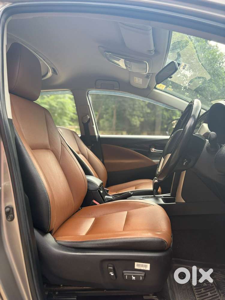 Toyota Innova Crysta, 2017