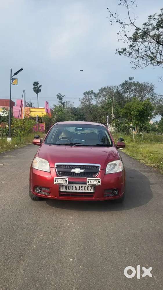 Chevrolet Aveo Sedan (red)