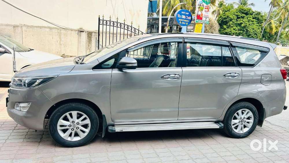 Toyota Innova Crysta 2.4 V 7 Str, 2016, Diesel