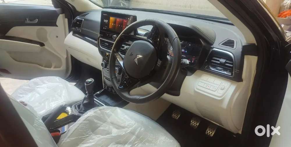 Mahindra Xuv 3xo Ax7 2024 November Petrol Well Maintained