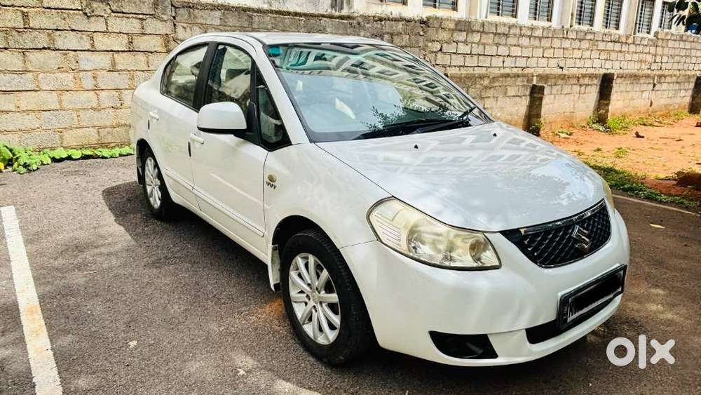 Maruti Suzuki Sx4 Zxi At, 2013, Petrol