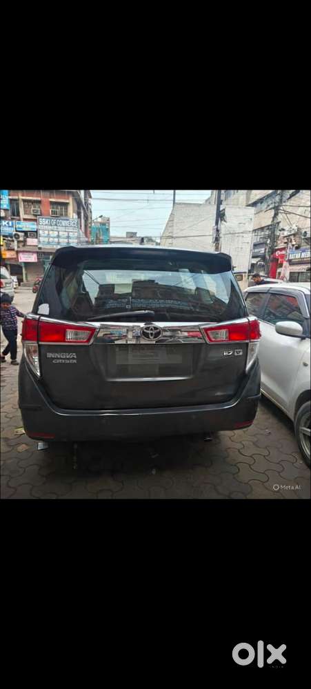 Toyota Innova Crysta 2.4 V 7 Str, 2016, Petrol
