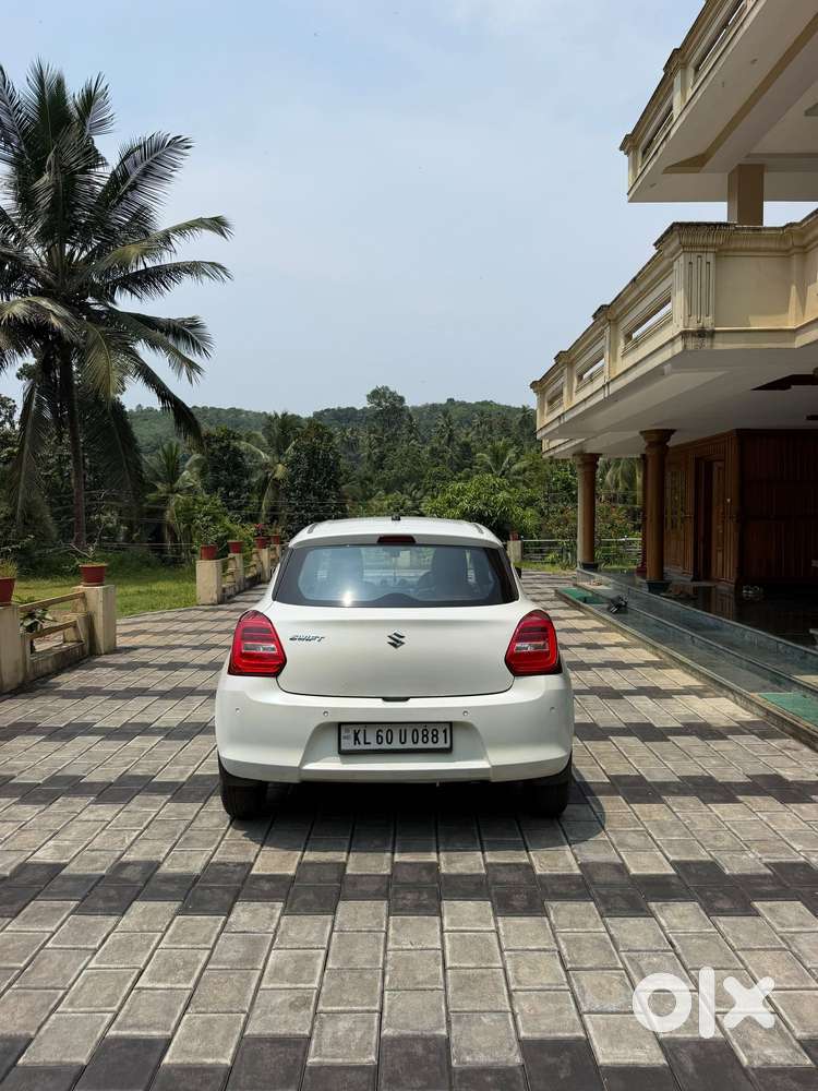 Maruti Suzuki Swift Vxi Optional, 2022, Petrol