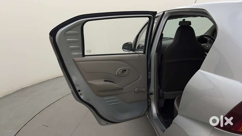 Datsun Redigo T Option, 2016, Petrol