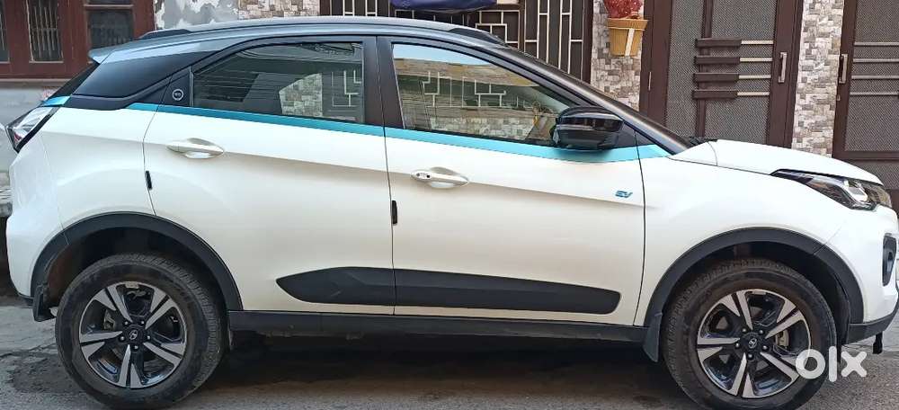 Tata Nexon Ev Max 2023 Xz+ Lux 3.3