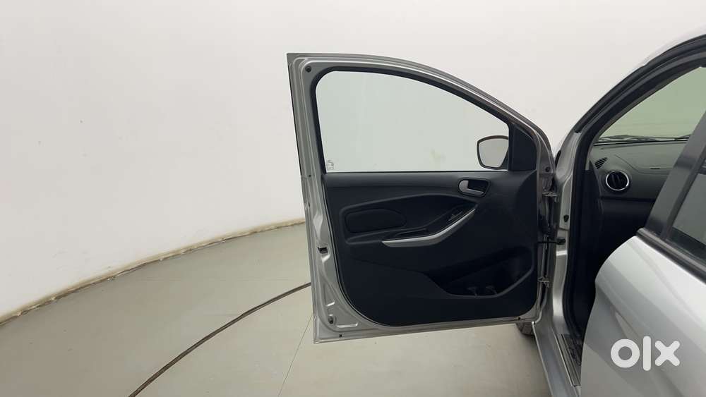 Ford Figo 2012-2015 Petrol Titanium, 2016, Petrol