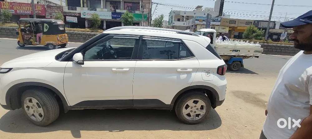 Hyundai Venue [2022]  Single Owner  Only 24k Km  Under Warranty