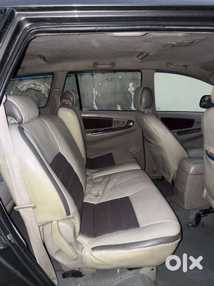 Toyota Innova 2012 Diesel Well Maintained