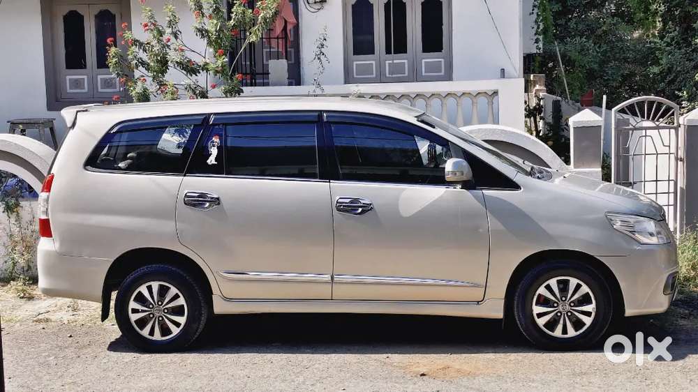 A Wel Maintained Innova 2015 With Good Condition