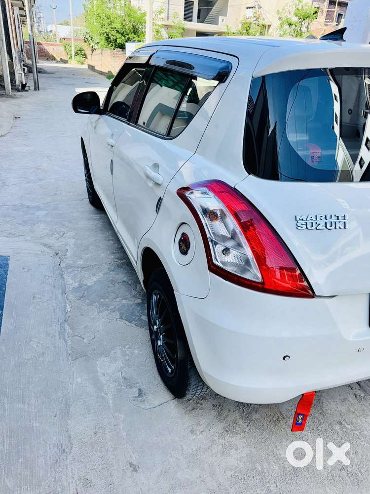 Maruti Suzuki Swift 1.2 Vxi Glory Edition, 2016, Petrol