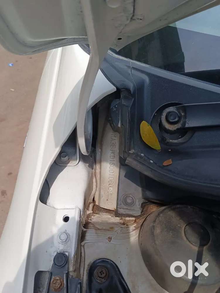 Maruti Suzuki Swift Dzire 2015