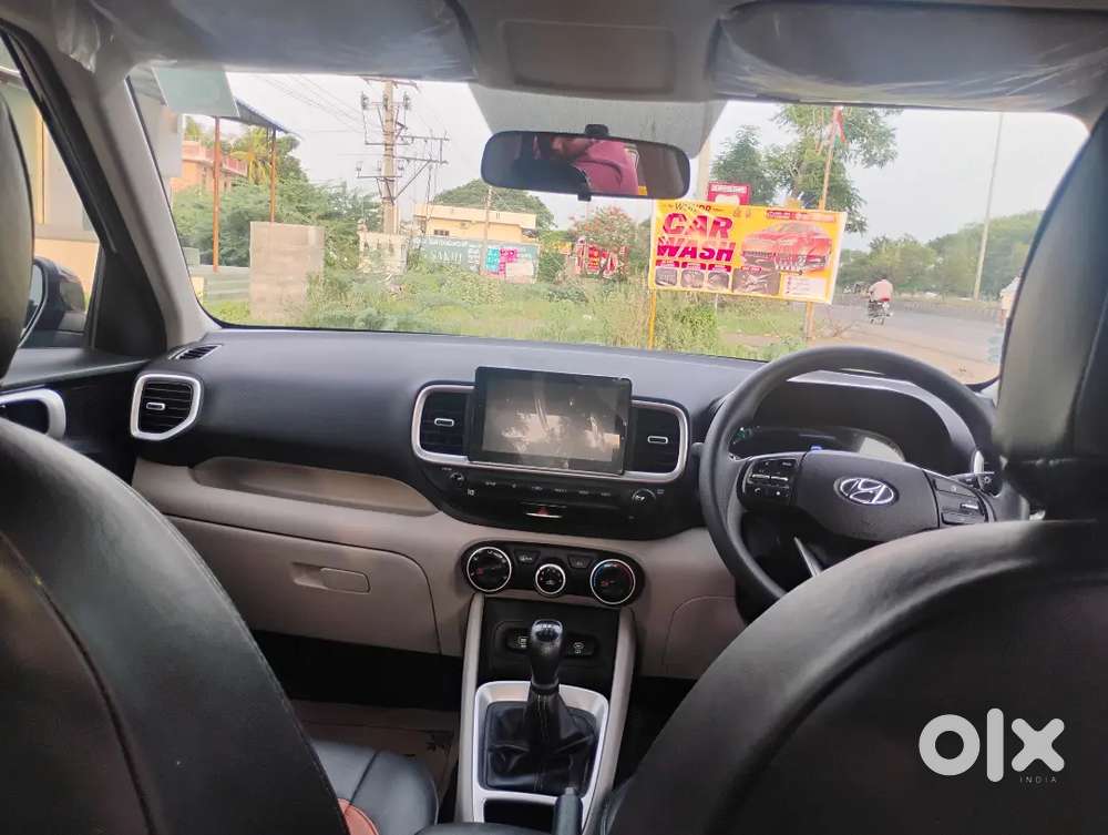 Hyundai Venue Petrol 2024