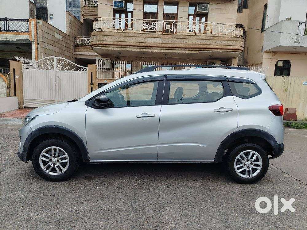 Renault Triber Rxt, 2023, Petrol