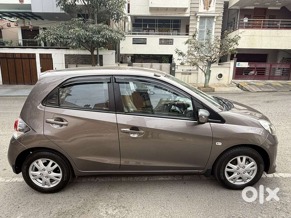 Honda Brio V Automatic, 2014, Petrol