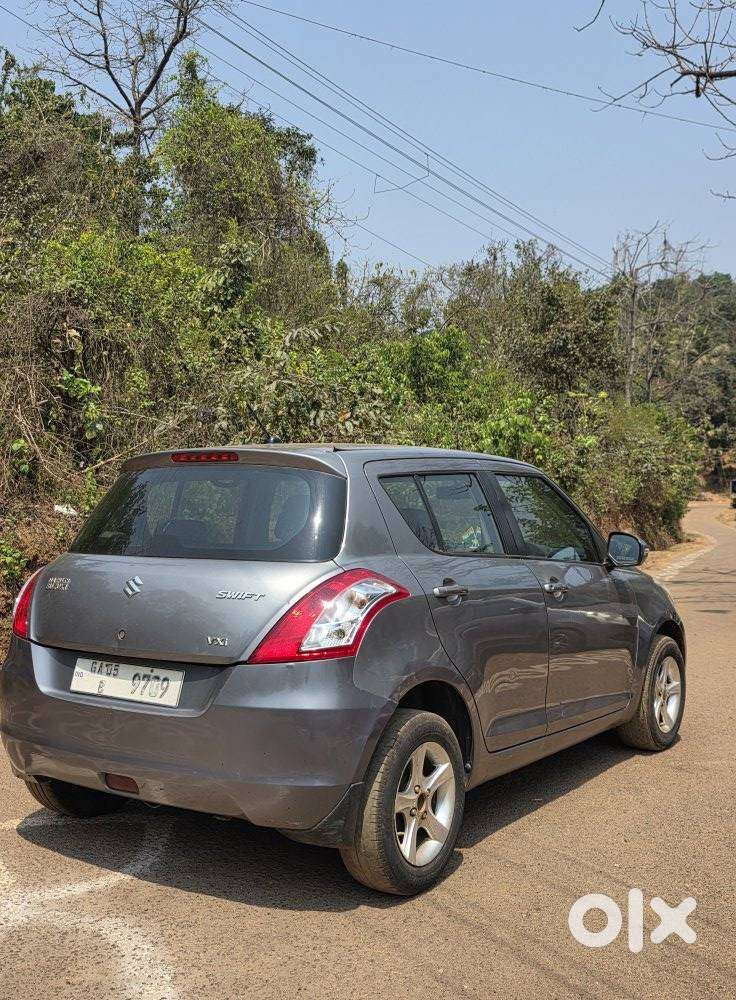 Maruti Suzuki Swift Vxi 1.2 Abs Bs-iv, 2013, Petrol