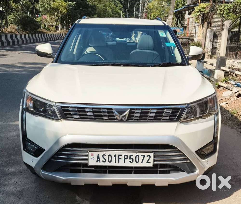 Mahindra Xuv300 1.2 W8 (o) Amt Petrol, 2023, Petrol