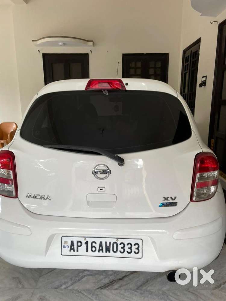 Nissan Diesel Car 2011