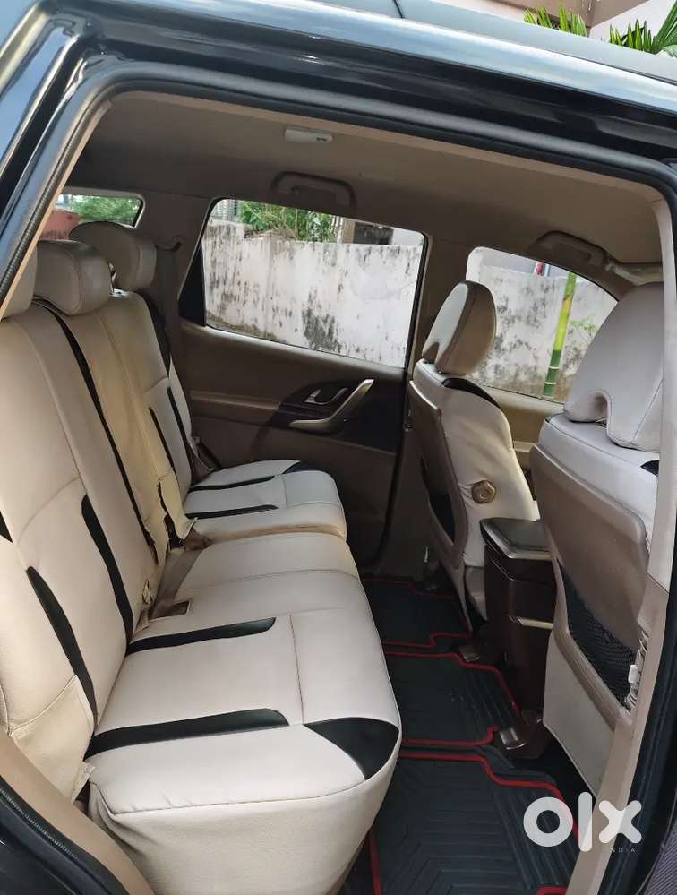 Mahindra Xuv500 Diesel W6, 2014 June, Black Colour, Showroom Condition
