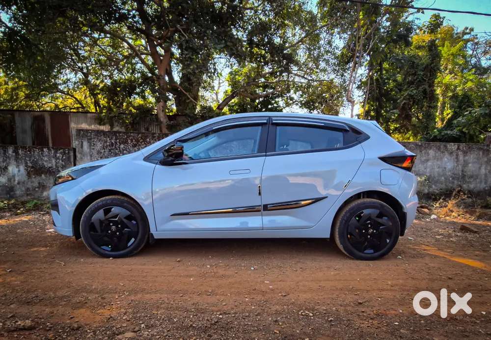 Tata Altroz Crtv S 2025 I-cng Mt Urgent Sale Need Money Fix Price