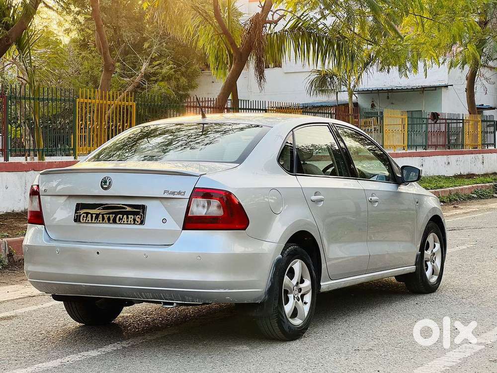 Skoda Rapid 1.6 Mpi Elegance, 2013, Petrol