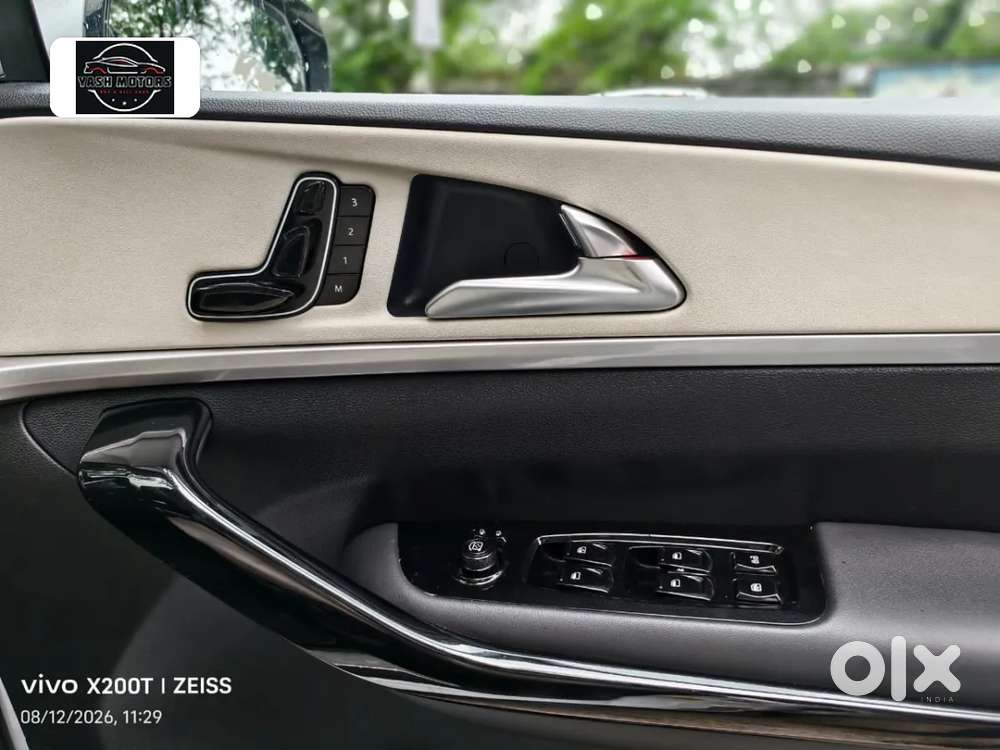 Mahindra Xuv700 2.2 Ax 7 Diesel At Luxury Pack Str, 2024, Diesel