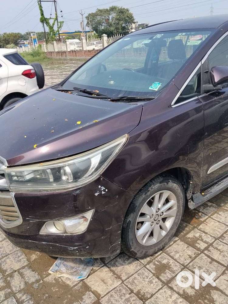 Toyota Innova Crysta 2.4 V, 2016, Diesel