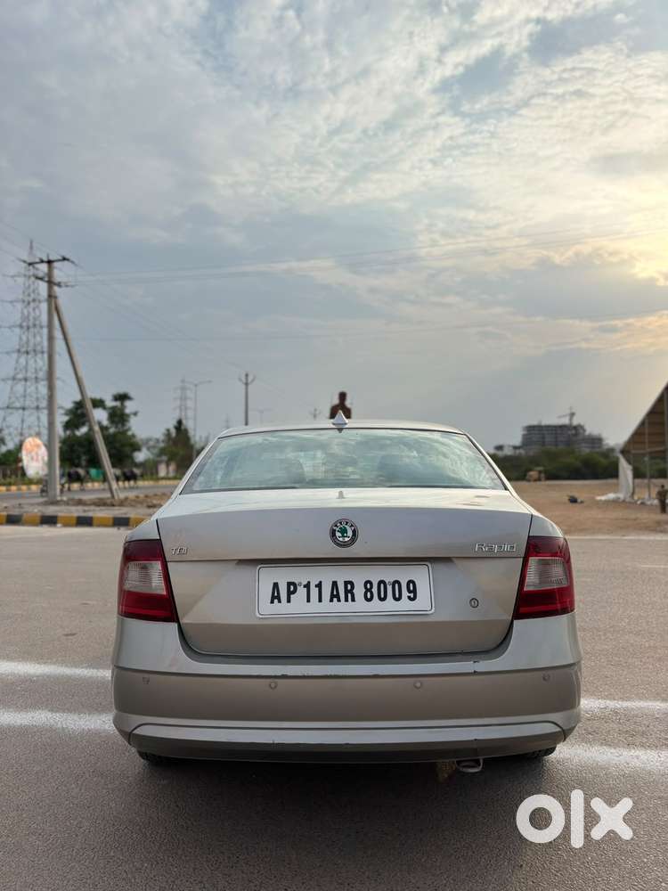 Skoda Rapid 1.5 Elegance Tdi Mt, 2013, Diesel