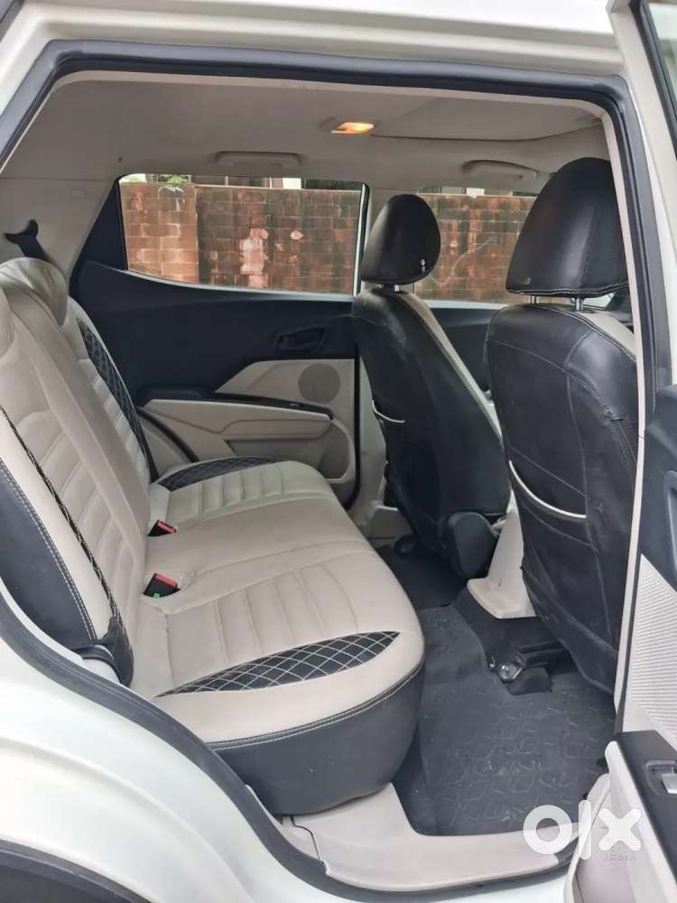 Mahindra Xuv300 1.2 W6 Amt Petrol, 2022, Petrol