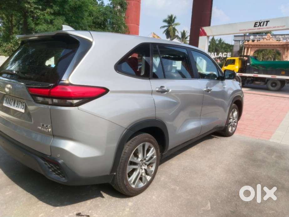 Toyota Innova Hycross 2.0 Zx Hybrid 7 Str, 2023, Petrol