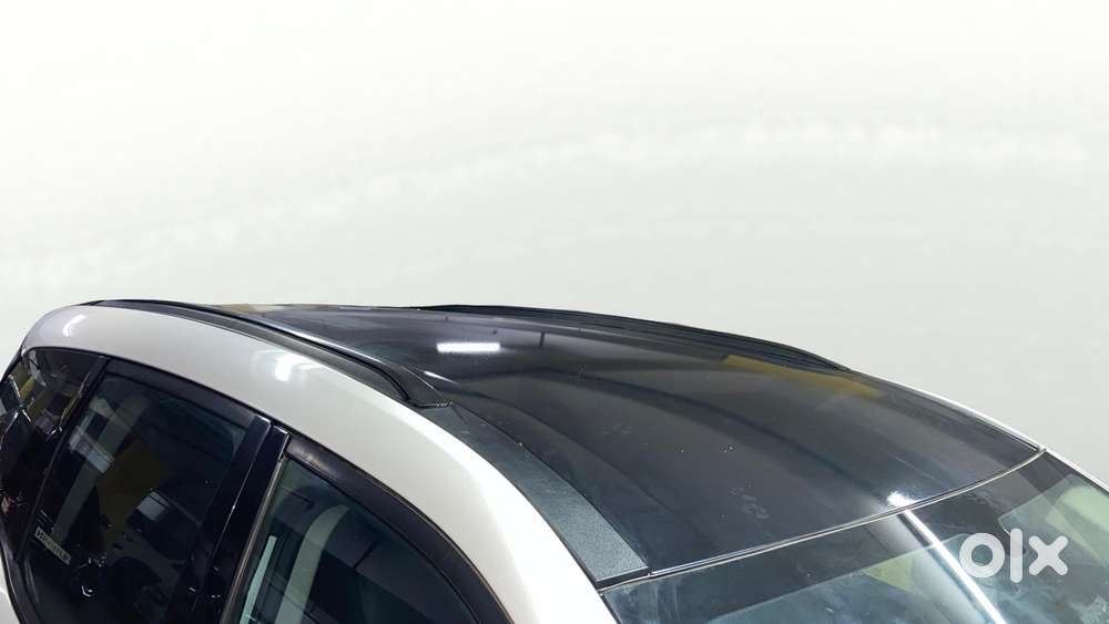 Mahindra Xuv700 2.0 Mx Petrol Mt 5 Str, 2023, Petrol