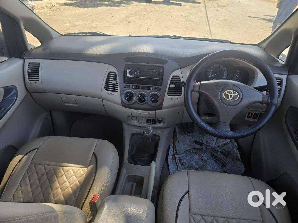 Toyota Innova 2.5 G (diesel) 7 Seater Bs Iv, 2011, Diesel