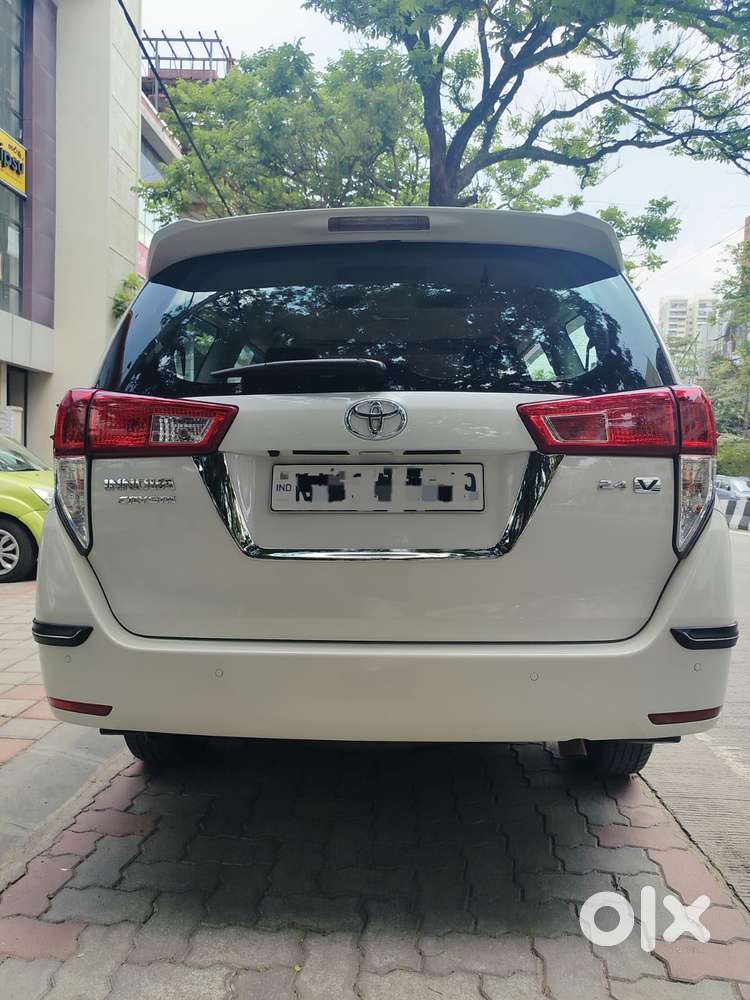 Toyota Innova Crysta [2020-ongoing] 2.4 Vx 8 Str, 2022, Diesel