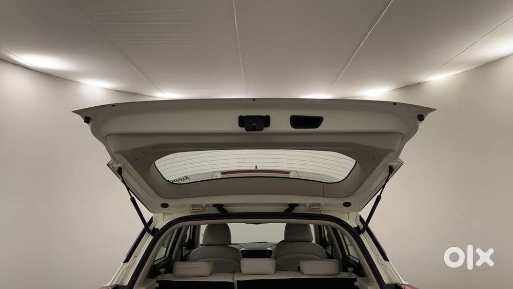 Mahindra Xuv300 W8 (o) 1.5 Diesel Amt, 2022, Diesel