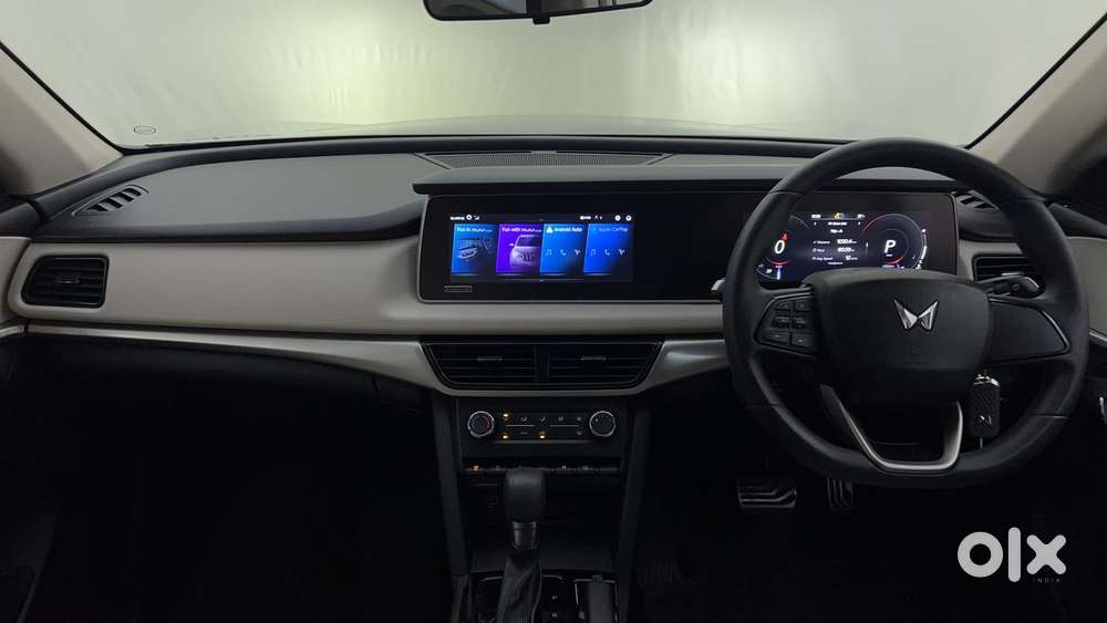 Mahindra Xuv700 2.0 Ax 5 Petrol At Str, 2023, Petrol