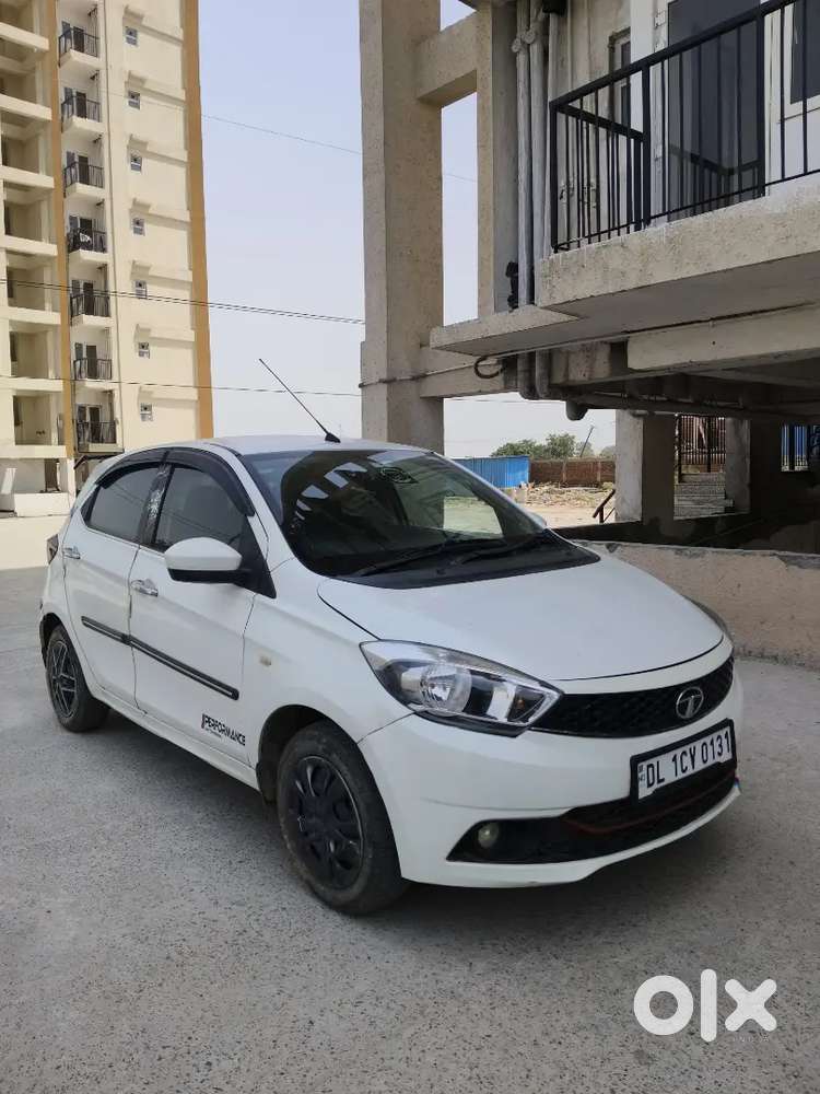 2 Gadi H Parking Issue H Islye Sale Krra Hu Bhot Achi Gadi H