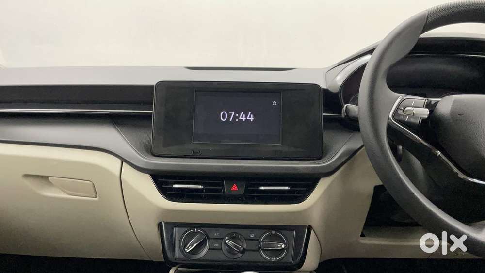 Skoda Slavia Active 1.0l Tsi Mt, 2022, Petrol