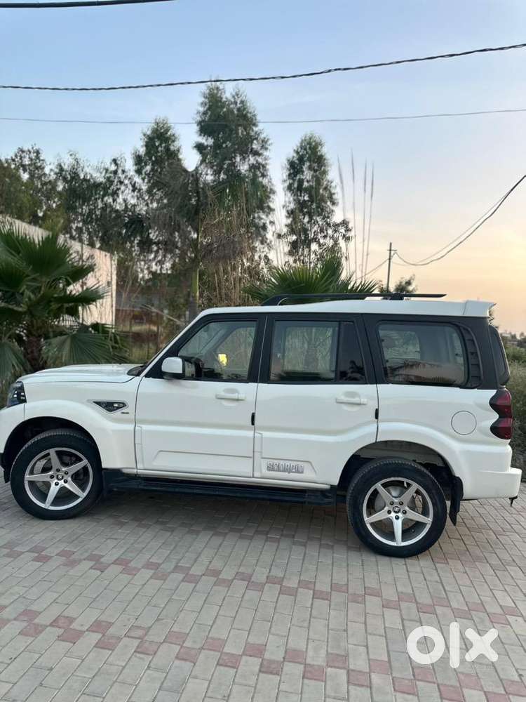 Mahindra Scorpio Classic 2018 Diesel 85000 Km Driven