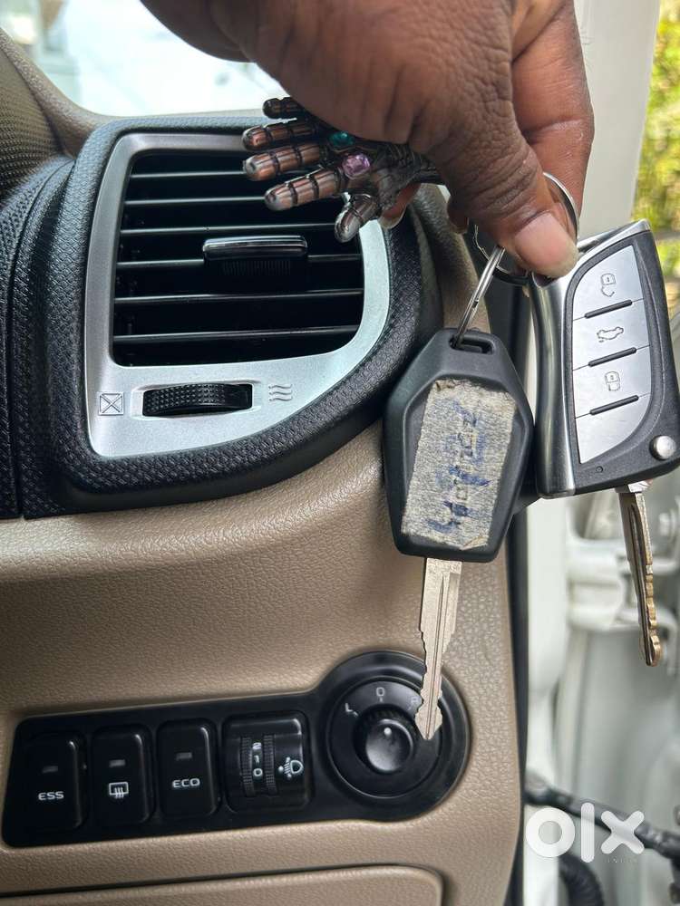 Mahindra Tuv 300 T10, 2018, Diesel