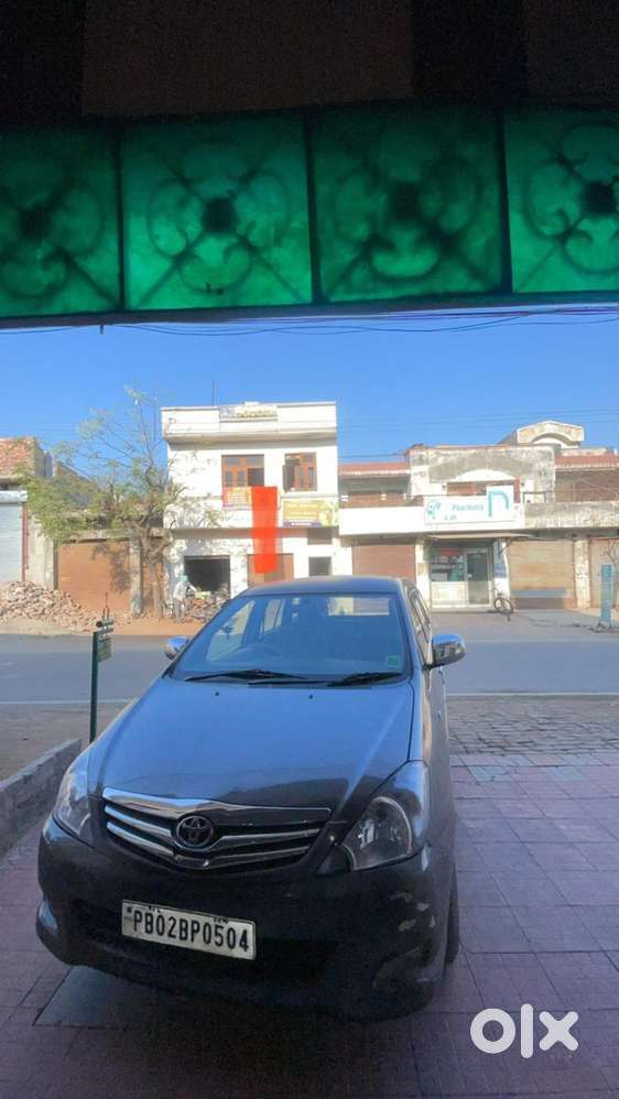 Toyota Innova 2010 Diesel 120000 Km Driven