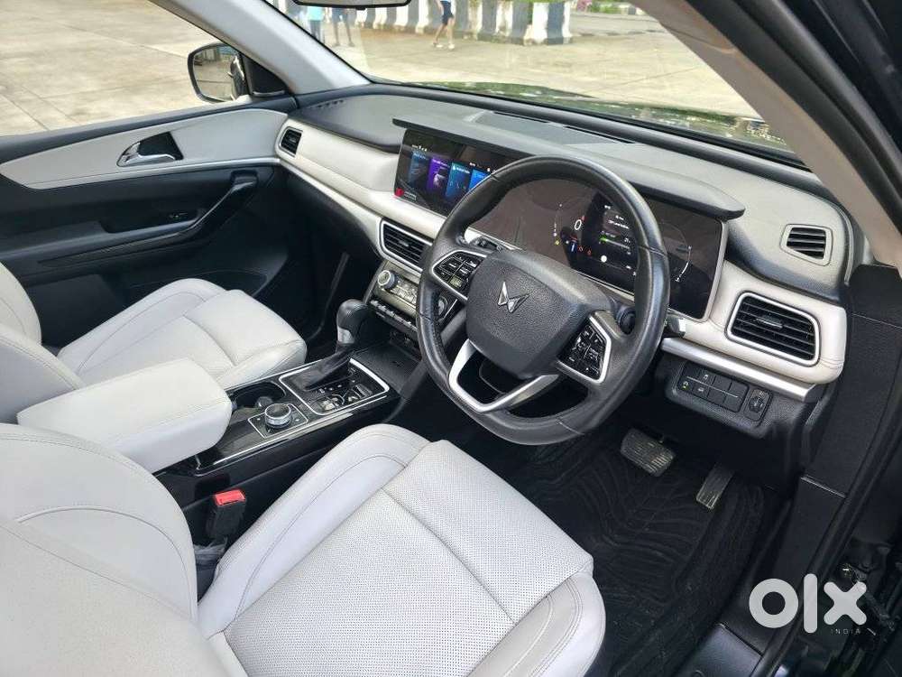 Mahindra Xuv700 2.2 Ax 7 Diesel At Luxury Pack Str, 2023, Diesel