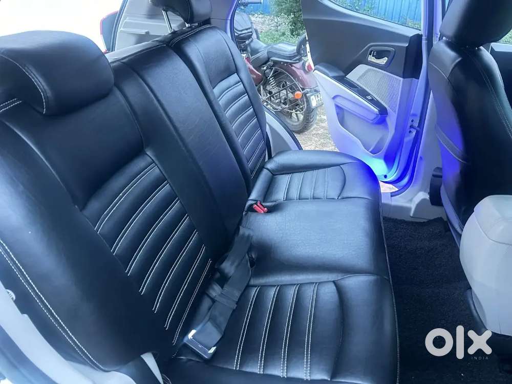 Mahindra Xuv300 Turbosport 2023 Petrol 25500 Km Driven