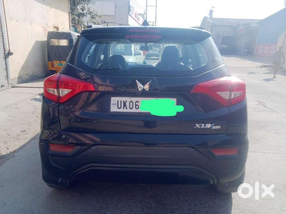 Mahindra Xuv300 2023 Diesel Well Maintained