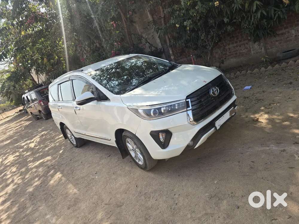 Toyota Innova Crysta 2018 Diesel 120000 Km Driven