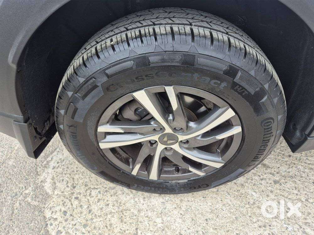 Mahindra Xuv700 2.0 Ax 5 Petrol Mt Str, 2022, Petrol