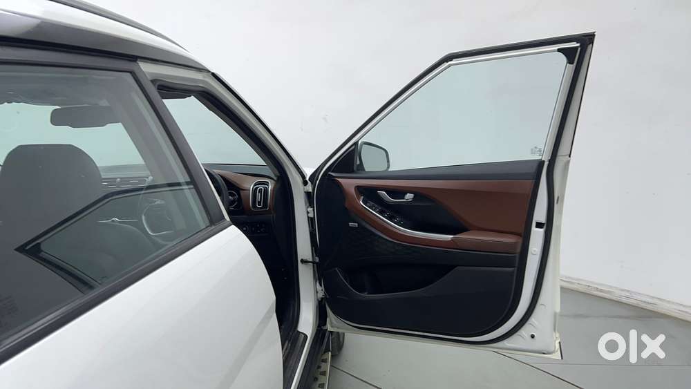 Hyundai Alcazar 1.5 Tdct Signature (o) 7s Petrol, 2023, Petrol